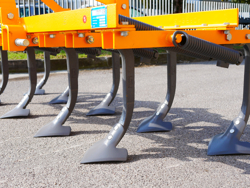 grubber mit 9 gänsefusscharen 215 cm breit mod de 215 9 v