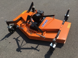 sichelmäher mit 3 horizontal angelegten messern 150cm mod dm 150