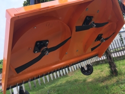 sichelmäher mit 3 horizontal angelegten messern 150cm mod dm 150