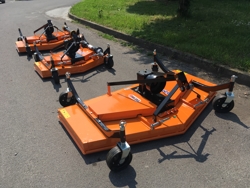 sichelmäher mit 3 horizontal angelegten messern 180cm mod dm 180