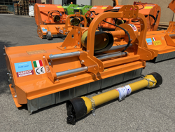 schlegelmäher mit hyadraulisch seitenverstellbar für mittelschwere traktoren leopard 160 sph