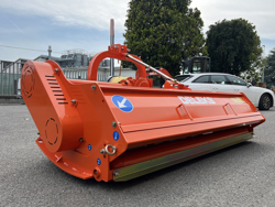 mittelschwerer mulcher mit seitenverstellung für alle mittleren traktoren mit reifen oder gleisketten mod tigre 180