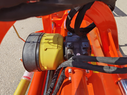 mittelschwerer mulcher mit hydraulische seitenverstellung für alle mittleren traktoren mit reifen oder gleisketten mod cervo 220