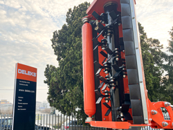 hydraulischer böschungsmulcher mit auslegearm für traktor mod merlo