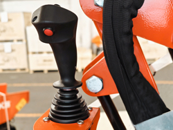 hydraulischer böschungsmulcher mit auslegearm für traktor mod merlo