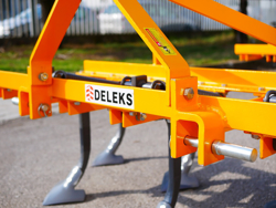 cultivator with duck foot tynes working width 165cm cultivator for agricultural tractore mod de 165 7 v