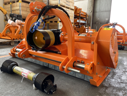 shredder with hydraulic side shift for orchard tractors mod jaguar 130