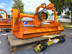 reversible sideshift flail mower 180cm for 40 70hp tractors shredder mulcher lincione 180 sph rev